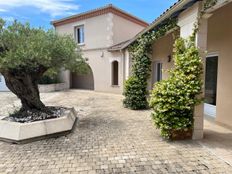 Villa in vendita a Saint-Jean-d\'Angély Nouvelle-Aquitaine Charente-Maritime