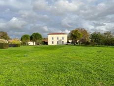 Castello in vendita a Saint-Jean-d\'Angély Nouvelle-Aquitaine Charente-Maritime