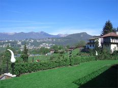 Esclusiva villa di 269 mq in affitto Lugano, Ticino