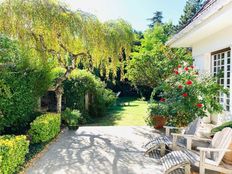 Casa di 250 mq in vendita La Varenne-Saint-Hilaire, Francia