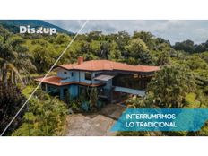 Casa di lusso in vendita a San Josecito Provincia de Heredia San Isidro