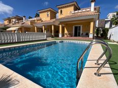 Prestigiosa villa di 156 mq in vendita Orihuela Costa, Comunità Valenciana