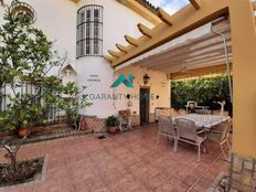 Prestigiosa casa di 435 mq in vendita Tomares, Spagna