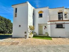 Casa Semindipendente di 236 mq in vendita Estepona, Andalusia