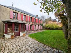 Casa di lusso di 180 mq in vendita Le Mesnil-Saint-Denis, Francia