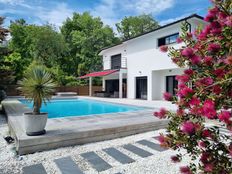 Casa di lusso in vendita a Saint-Aubin-de-Médoc Nouvelle-Aquitaine Gironda