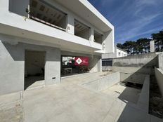 Casa di prestigio di 150 mq in vendita Almada, Portogallo