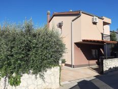 Casa di lusso in vendita a Okrug Gornji Split-Dalmatia Okrug