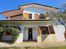 Prestigiosa villa di 300 mq in vendita via viner, Forte dei Marmi, Toscana