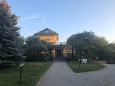 Prestigiosa villa di 355 mq in vendita Via Giuseppe Garibaldi, 4, Bregnano, Lombardia