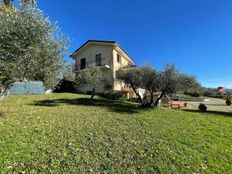 Prestigiosa villa di 250 mq in vendita Via Debbio, Bolano, Liguria