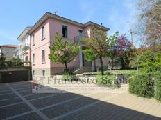 Villa in vendita a Turate Lombardia Como