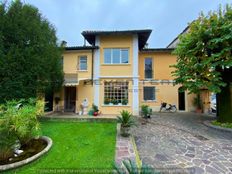 Villa in vendita Piazza Vittorio Emanuele, 41, Rivolta d\'Adda, Lombardia