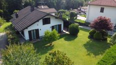 Villa in vendita a Montano Lucino Lombardia Como