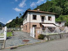 Villa in vendita a Porto Ceresio Lombardia Varese