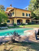 Villa in vendita a Gazzola Emilia-Romagna Piacenza