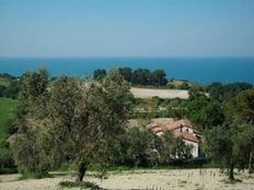 Villa in vendita Ancona, Italia