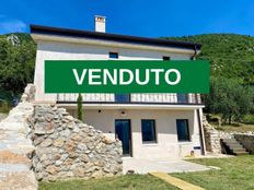 Villa in vendita a Caprino Veronese Veneto Verona