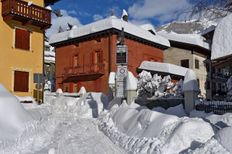 Prestigiosa villa di 380 mq in vendita, Via Generale Antonio Cantore, Bardonecchia, Piemonte