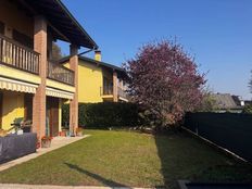 Villa in vendita a Brunello Lombardia Varese