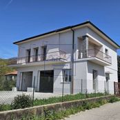 Villa in vendita a Gavirate Lombardia Varese