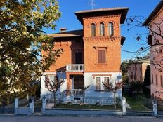 Villa in vendita a Castelvetro di Modena Emilia-Romagna Modena