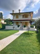 Prestigiosa villa in vendita Via Versilia, 240, Forte dei Marmi, Lucca, Toscana