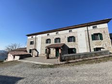 Casale in vendita a Gazzola Emilia-Romagna Piacenza