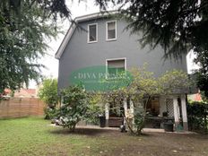 Prestigiosa villa di 252 mq in vendita, Viale 1 Maggio, Peschiera Borromeo, Milano, Lombardia