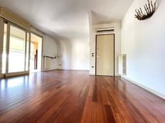 Appartamento di prestigio di 95 m² in vendita Via Pascoli, 9, Desenzano del Garda, Lombardia