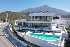 Prestigiosa villa di 440 mq in vendita Marbella, Spagna