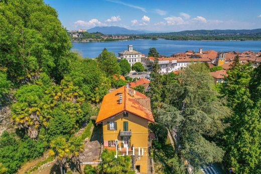 Villa in Arona, Provincia di Novara