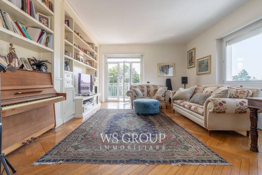 Piso / Apartamento en Monza, Provincia di Monza e della Brianza