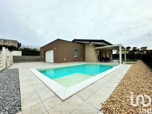 Villa in Lonato, Provincia di Brescia