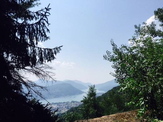 Villa a Cademario, Lugano