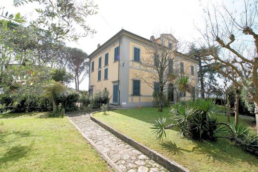 Villa Uzzano, Pistoia ilçesinde