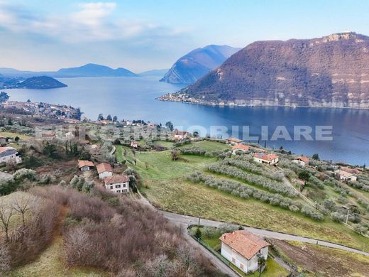 Terreno en Sale Marasino, Provincia di Brescia