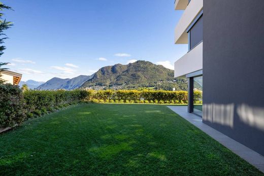 Apartment / Etagenwohnung in Collina d'Oro, Lugano