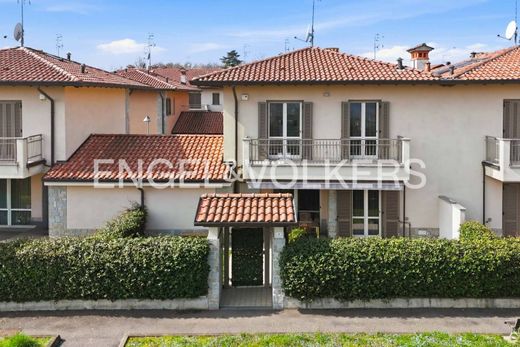 Villa in Biandronno, Provincia di Varese