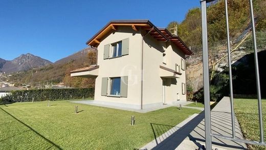 Villa in Carlazzo, Provincia di Como