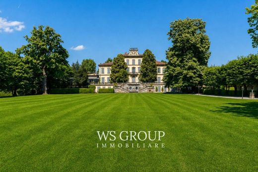 Appartement à Besana in Brianza, Provincia di Monza e della Brianza