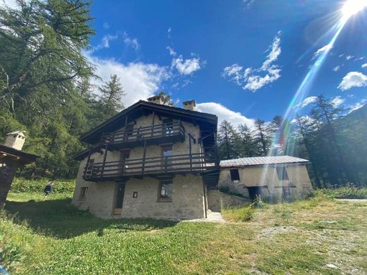 Villa Courmayeur, Aosta ilçesinde