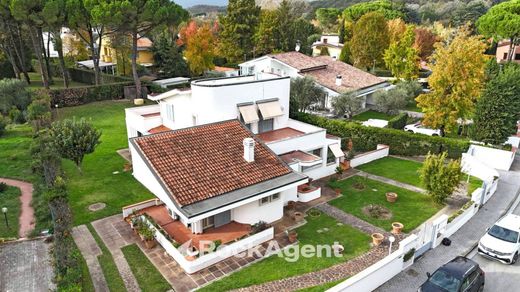 Villa in Pontedera, Pisa