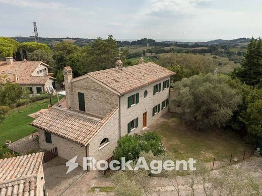 Вилла, Пезаро, Provincia di Pesaro e Urbino