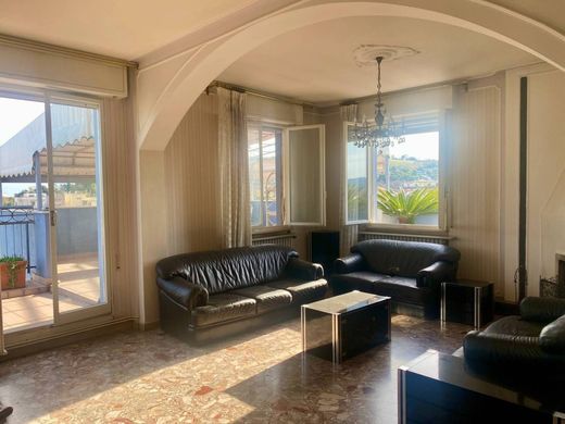 Penthouse in Pesaro, Provincia di Pesaro e Urbino