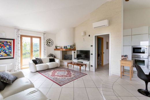 Villa in San Marino, Castello di San Marino Città