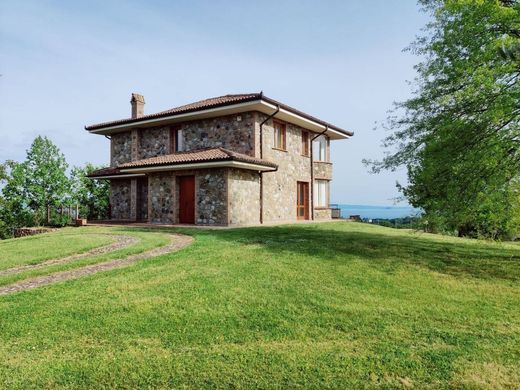 Villa en Grotte di Castro, Provincia di Viterbo