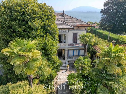 Villa in Lesa, Provincia di Novara