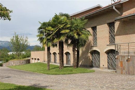 Villa in Bernareggio, Province of Monza and Brianza