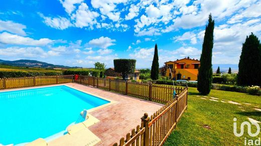 Villa - Rosignano Marittimo, Provincia di Livorno